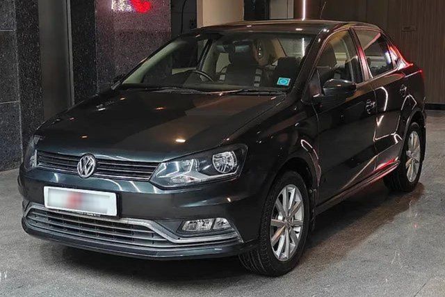 Volkswagen Ameo 1.2 एमपीआई हाईलाइन 16 Alloy Second-hand 2018 Volkswagen Ameo 1.2 एमपीआई हाईलाइन 16 Alloy for sale in Ahmedabad