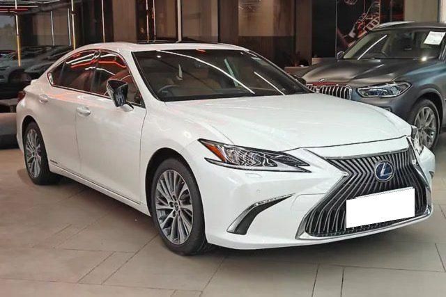 Second-hand 2020 Lexus ES 350h 300h for sale in Ahmedabad