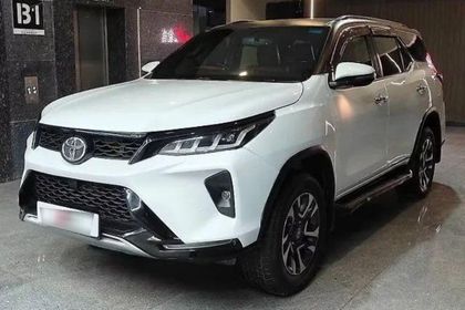 2023 Toyota Fortuner Legender 4x2 AT