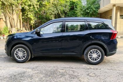 2022 Mahindra XUV700 AX3 Diesel BSVI