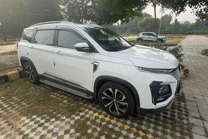 2025 MG Hector Plus Sharp Pro CVT 2023-2025