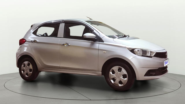 Tata Tiago 1.05 Revotorq XT Second-hand 2017 Tata Tiago 1.05 Revotorq XT for sale in Surat