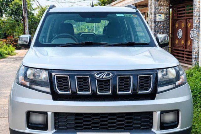 Mahindra TUV 300 T10 Second-hand 2019 Mahindra TUV 300 T10 for sale in Bhubaneswar