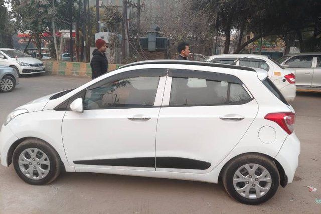 Hyundai Grand i10 Sportz Second-hand 2014 Hyundai Grand i10 Sportz for sale in Rohtak