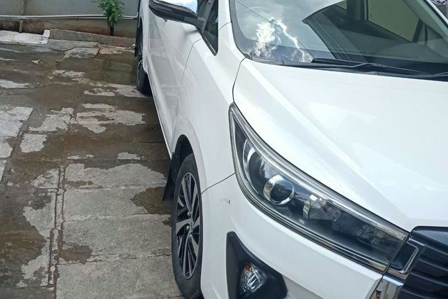 Toyota Innova Crysta 2.4 जेडएक्स 7 STR AT Second-hand 2021 Toyota Innova Crysta 2.4 जेडएक्स 7 STR AT for sale in Bangalore