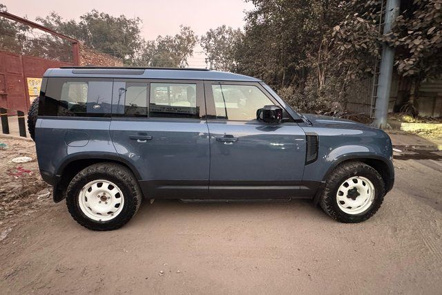 Land Rover Defender 2.0 110 HSE Second-hand 2023 Land Rover Defender 2.0 110 HSE for sale in New Delhi