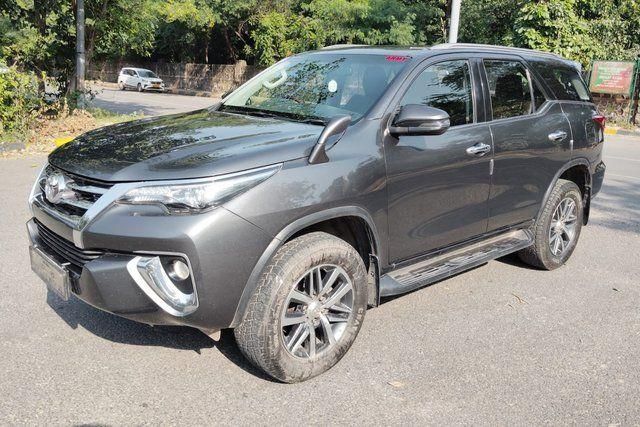 Toyota Fortuner 2.8 4डब्ल्यूडी MT बीएस4 Second-hand 2017 Toyota Fortuner 2.8 4डब्ल्यूडी MT बीएस4 for sale in New Delhi