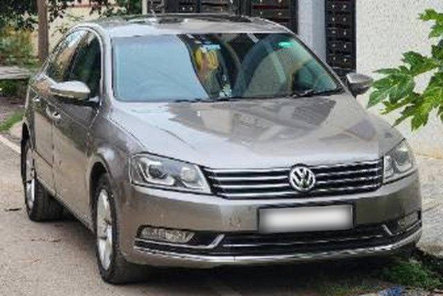 Volkswagen Passat Diesel Highline 2.0 TDI Second-hand 2012 Volkswagen Passat Diesel Highline 2.0 TDI for sale in Bangalore