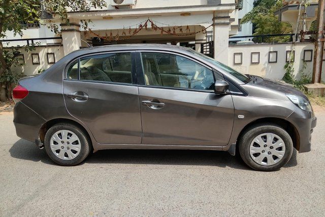 Honda Amaze SX i-VTEC Second-hand 2014 Honda Amaze SX i-VTEC for sale in Hyderabad