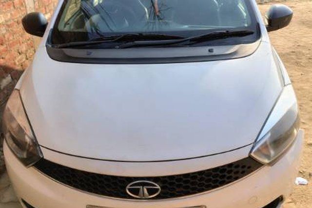 Tata Tiago 1.2 Revotron एक्सएम Second-hand 2017 Tata Tiago 1.2 Revotron एक्सएम for sale in Kanpur