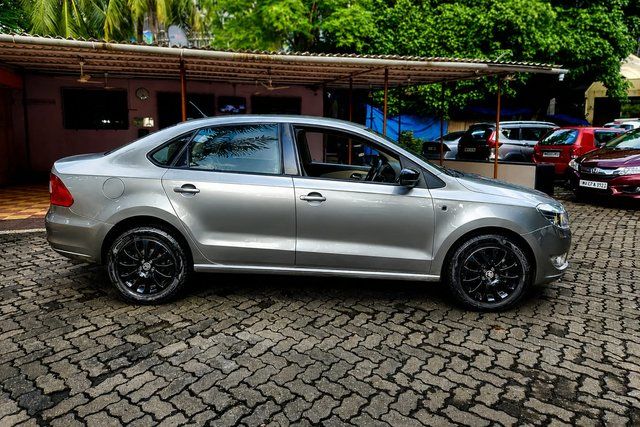 Skoda Rapid 1.6 एमपीआई AT एलिगेंस Second-hand 2015 Skoda Rapid 1.6 एमपीआई AT एलिगेंस for sale in Mumbai