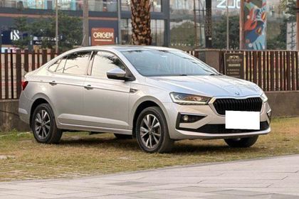 2023 Skoda Slavia 1.0 TSI स्टाइल AT बीएस6