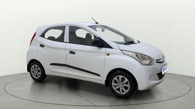 Hyundai EON Magna Plus Second-hand 2017 Hyundai EON Magna Plus for sale in Ahmedabad