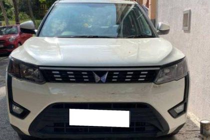 2023 Mahindra XUV300 W8