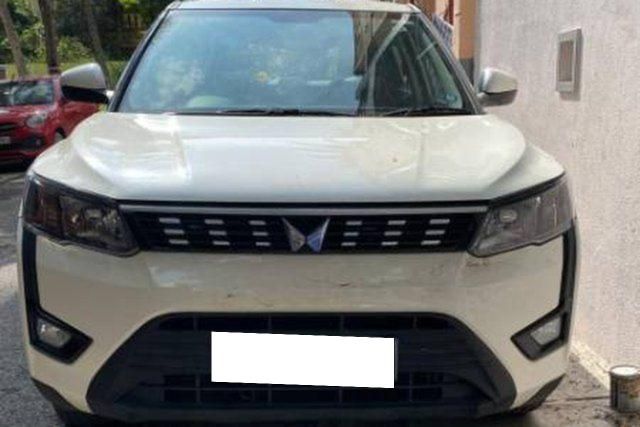 Mahindra XUV300 W8 Second-hand 2023 Mahindra XUV300 W8 for sale in Bangalore