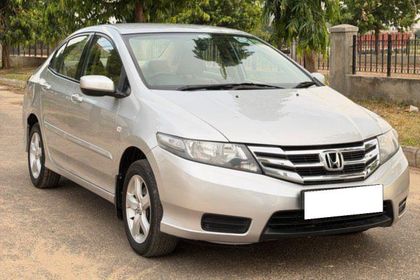 2013 Honda City 1.5 V MT Sunroof