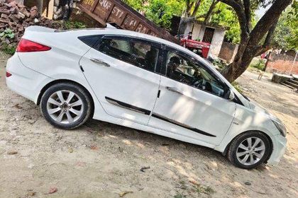 2012 Hyundai Verna 1.6 एसएक्स CRDi (O)