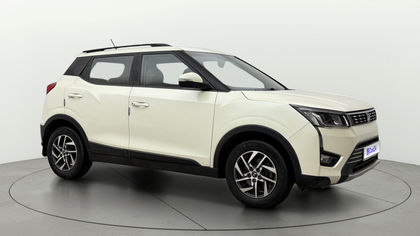 2023 Mahindra XUV300 W8
