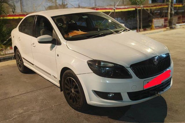 Second-hand 2014 Skoda Rapid 1.5 TDI AT स्टाइल प्लस for sale in Hyderabad