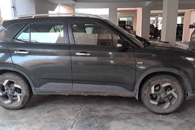 Second-hand 2020 Hyundai Venue एस रेनफोर्स्ड टर्बो DCT बीएस4 for sale in Kolkata