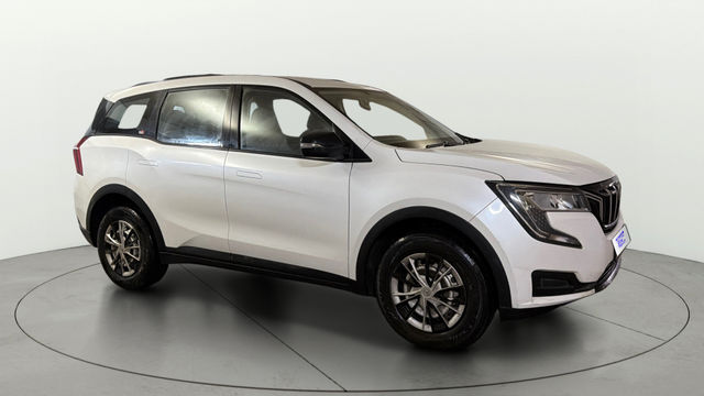 Mahindra XUV700 MX Diesel BSVI Second-hand 2022 Mahindra XUV700 MX Diesel BSVI for sale in New Delhi