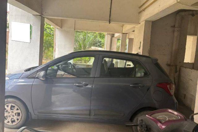 Second-hand 2016 Hyundai Grand i10 स्पोर्टज़ for sale in Noida