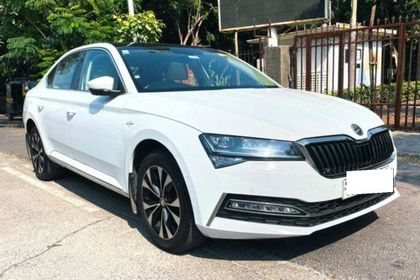 2021 Skoda Superb Laurin & klement बीएस6