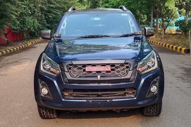Isuzu V-Cross 4x4 जेड प्रेस्टीज एटी Second-hand 2023 Isuzu V-Cross 4x4 जेड प्रेस्टीज एटी for sale in New Delhi