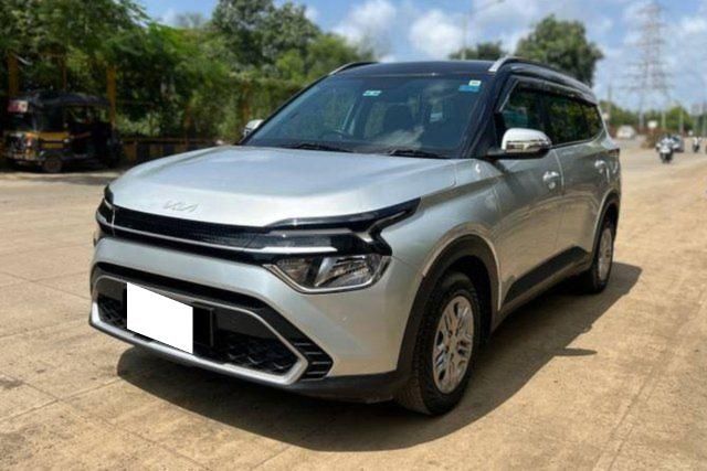 Second-hand 2023 Kia Carens प्रेस्टीज for sale in Mumbai