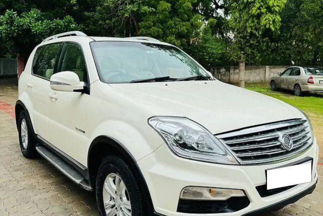 Second-hand 2013 Mahindra Ssangyong Rexton RX7 for sale in Ahmedabad