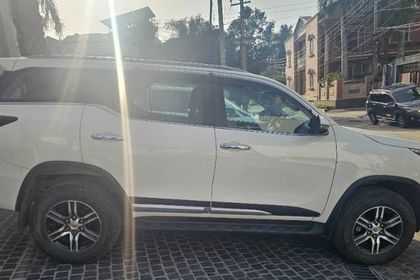 2023 Toyota Fortuner 4x2 डीजल एटी