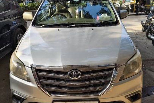 Toyota Innova 2.0 G (Petrol) 8 Seater BS IV Second-hand 2012 Toyota Innova 2.0 G (Petrol) 8 Seater BS IV for sale in Mumbai