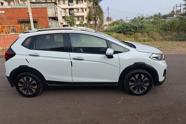 Second-hand 2020 Honda WR-V i-DTEC वीएक्स for sale in Sangli