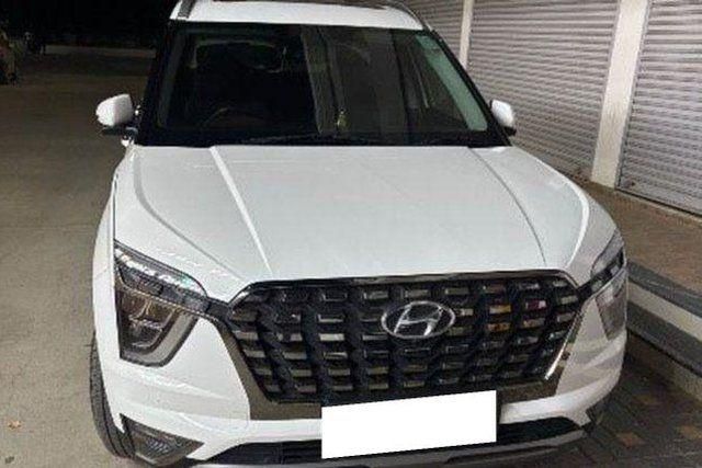 Hyundai Alcazar 1.5 सिग्नेचर (O) 7-Seater डीजल AT Second-hand 2022 Hyundai Alcazar 1.5 सिग्नेचर (O) 7-Seater डीजल AT for sale in Rajkot