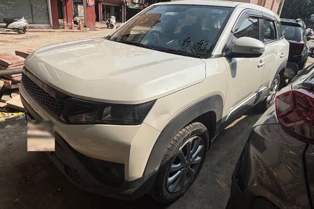 Maruti Suzuki Brezza Lxi Second-hand 2023 Maruti Suzuki Brezza Lxi for sale in New Delhi