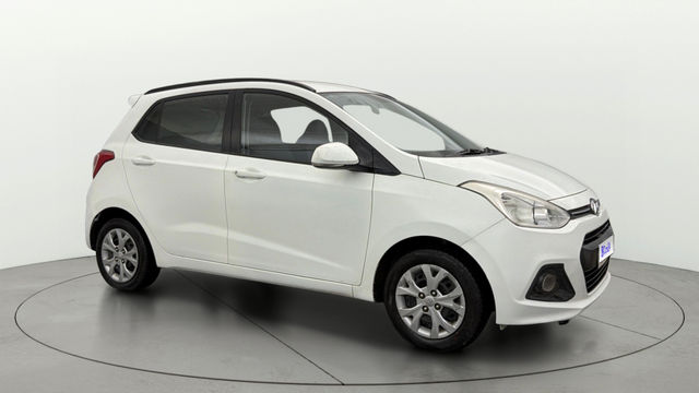 Hyundai Grand i10 Sportz Celebration Edition Second-hand 2016 Hyundai Grand i10 Sportz Celebration Edition for sale in New Delhi