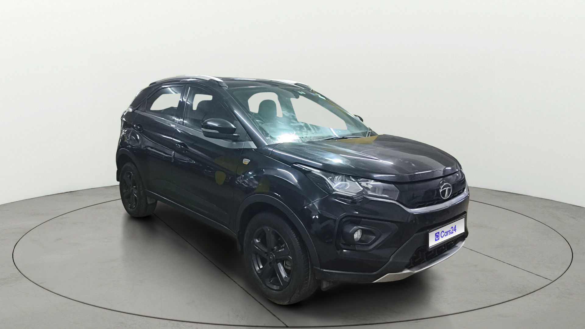 2021 Tata Nexon 1199 cc कार सूरत में ₹7.14 लाख में - CarDekho