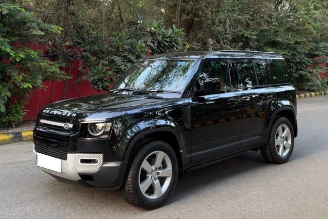 Second-hand 2024 Land Rover Defender 2.0 110 HSE for sale in New Delhi