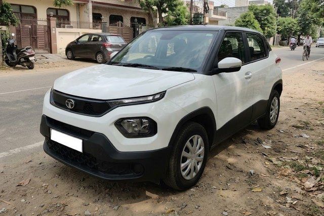 Tata Punch Adventure AMT Second-hand 2023 Tata Punch Adventure AMT for sale in Ahmedabad