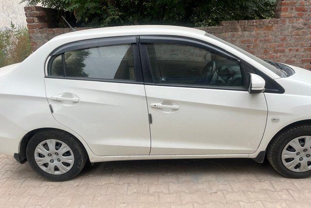 Second-hand 2015 Honda Amaze एस रेनफोर्स्ड i-Vtech for sale in Ludhiana
