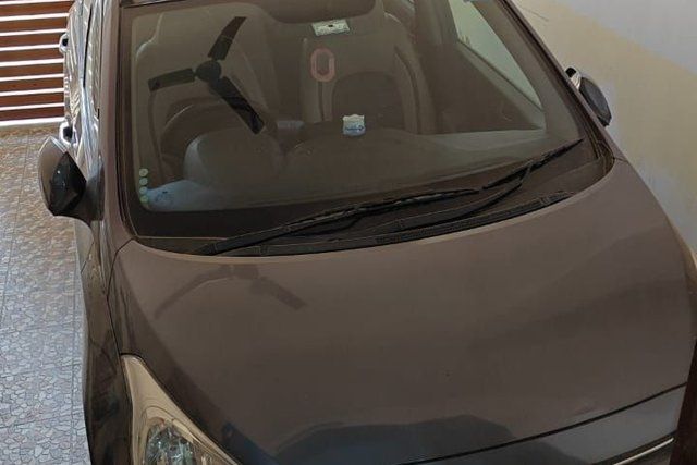 Second-hand 2014 Hyundai Grand i10 Sportz for sale in Varanasi
