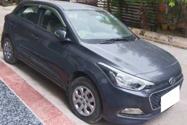 Second-hand 2017 Hyundai i20 एस्टा 1.2 for sale in Agra