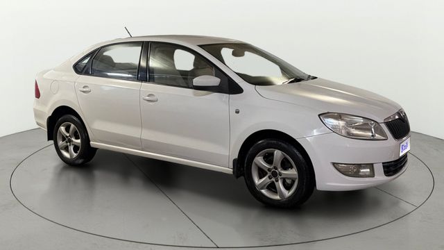 Skoda Rapid 1.6 एमपीआई Ambition प्लस Second-hand 2014 Skoda Rapid 1.6 एमपीआई Ambition प्लस for sale in Faridabad