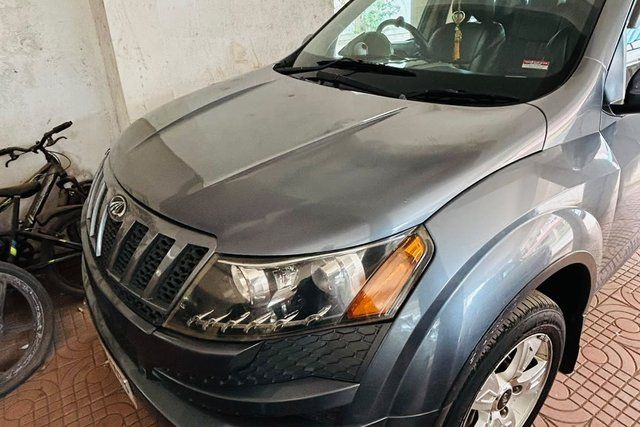 Mahindra XUV500 W8 FWD Second-hand 2012 Mahindra XUV500 W8 FWD for sale in Pune