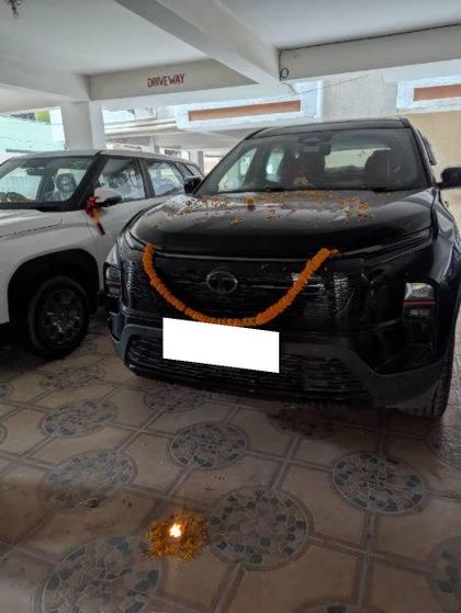 2026 Tata Safari Petrol Accomplished Ultra Red DARK