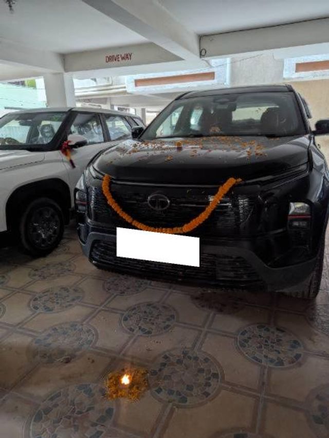 Second-hand 2026 Tata Safari पेट्रोल अकंप्लिश्ड अल्ट्रा रेड डार्क for sale in Arrah