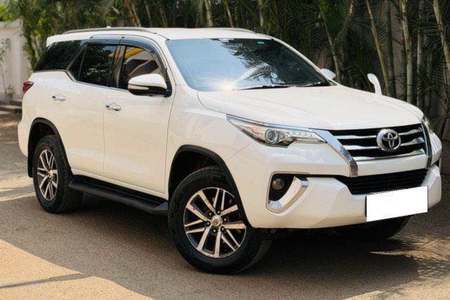 Toyota Fortuner 4x4 एटी Second-hand 2016 Toyota Fortuner 4x4 एटी for sale in Nashik