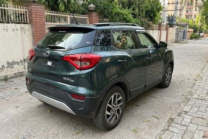 2023 Mahindra XUV300 W8 Turbosport Dual Tone बीएस6