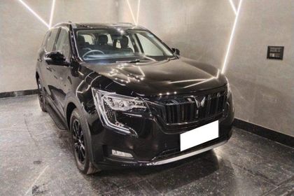 2026 Mahindra XUV700 AX7 Ebony Edition 7Str AT