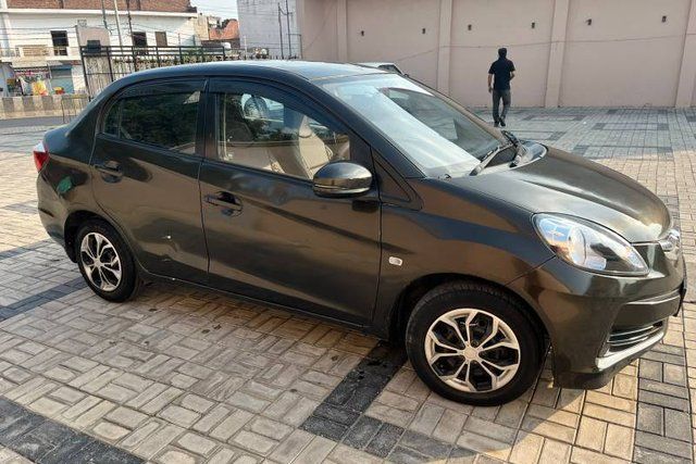 Second-hand 2017 Honda Amaze एस रेनफोर्स्ड i-VTEC for sale in Baghpat